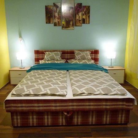 דברצן Eper Apartman מראה חיצוני תמונה